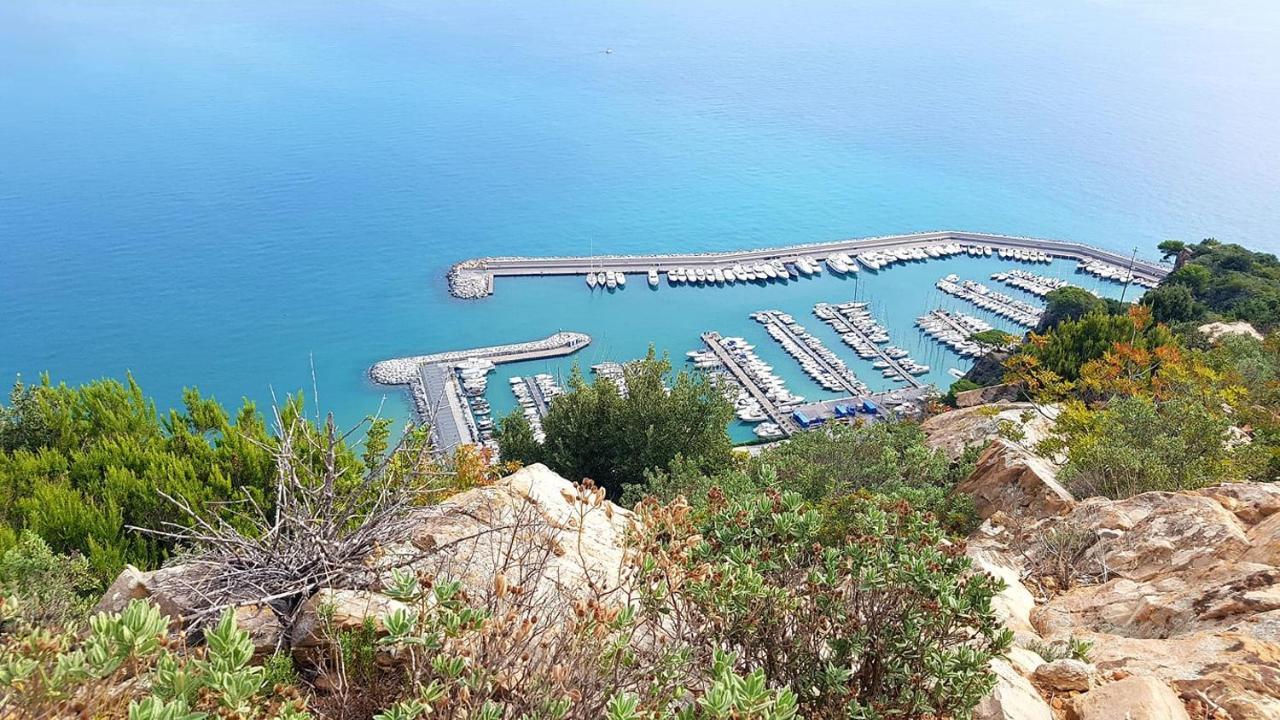 Salvia E Rosmarino - Affittacamere In Liguria ヴィッラノーヴァ・ダルベンガ エクステリア 写真