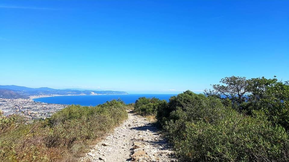 Salvia E Rosmarino - Affittacamere In Liguria ヴィッラノーヴァ・ダルベンガ エクステリア 写真