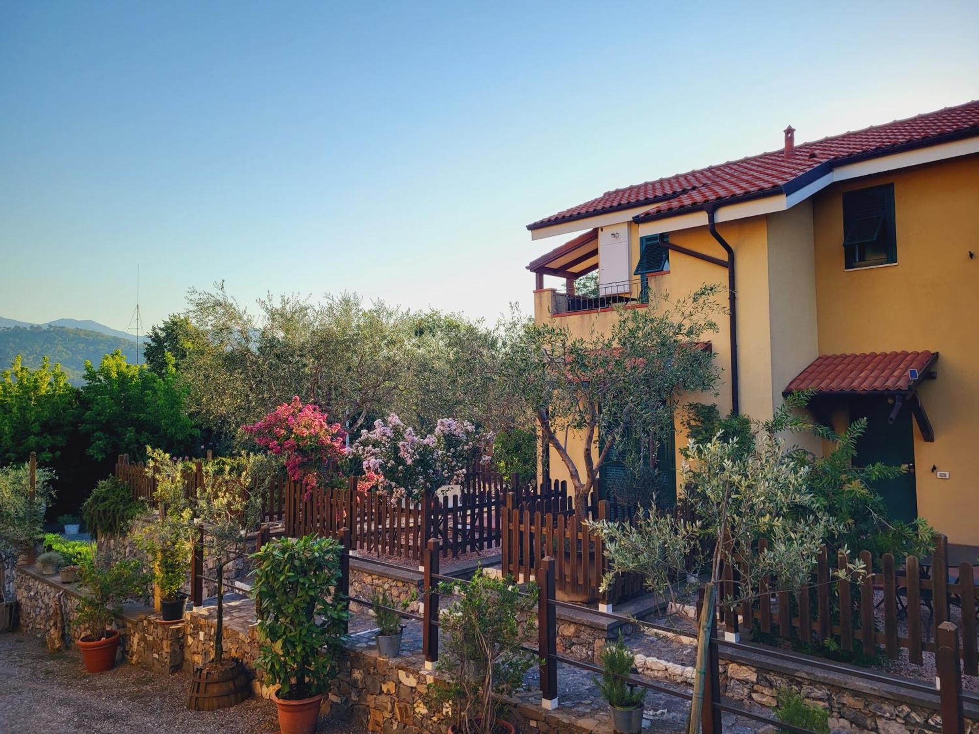 Salvia E Rosmarino - Affittacamere In Liguria ヴィッラノーヴァ・ダルベンガ エクステリア 写真
