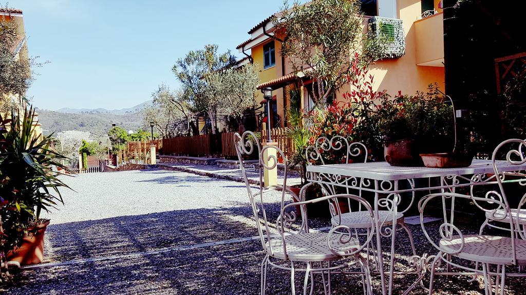 Salvia E Rosmarino - Affittacamere In Liguria ヴィッラノーヴァ・ダルベンガ エクステリア 写真